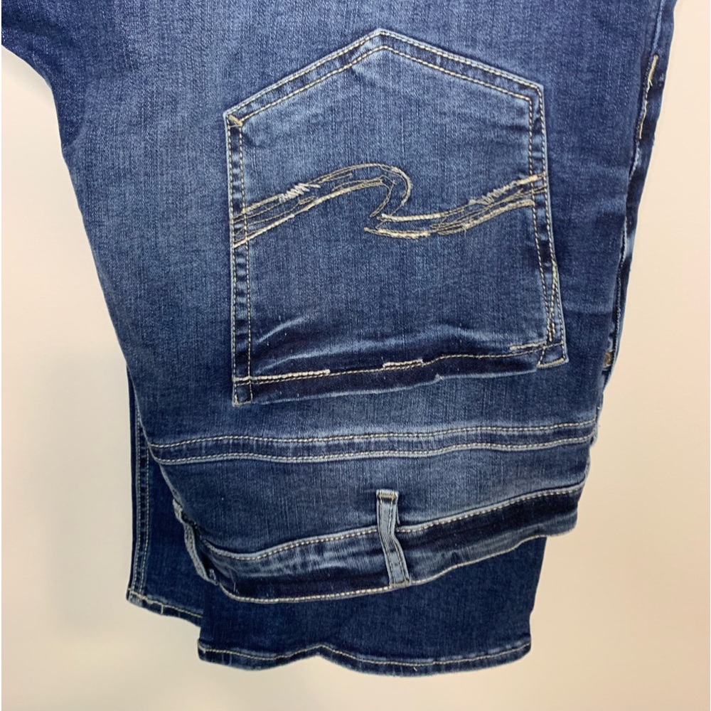 Silver Jeans- Mens size 36 waist, size 32 length. Style: Grayson- Straight leg